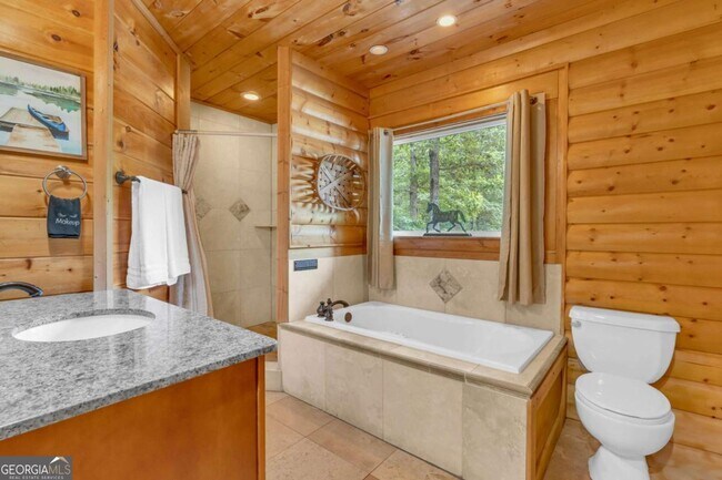 Building Photo - 417 Hickory Ridge Dr