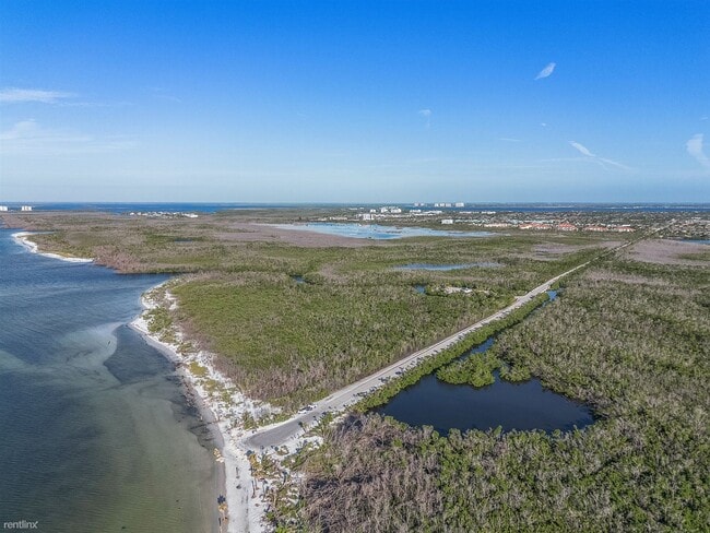 Building Photo - 2 br, 2 bath Condo - 20031 Sanibel View Ci...