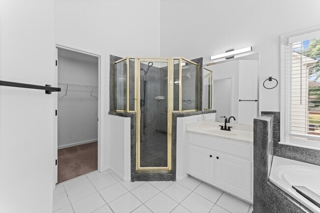 Building Photo - 4267 Azalea Walk