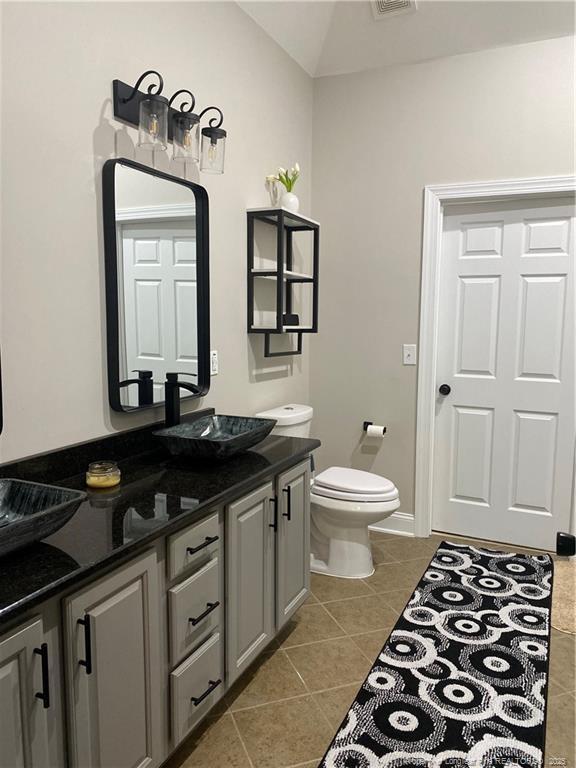 Building Photo - 28 Hawk Ridge Dr