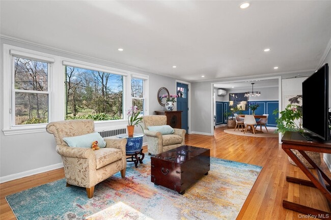 Building Photo - 1001 Shore Acres Dr