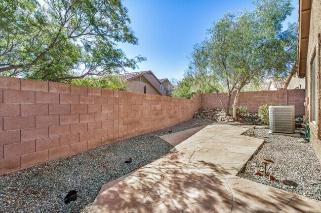 Building Photo - 13296 E Coyote Well Dr