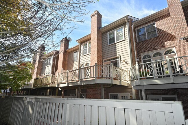 Building Photo - 2143 Wolftrap Ct