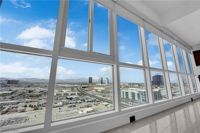 Building Photo - 4575 Dean Martin Dr