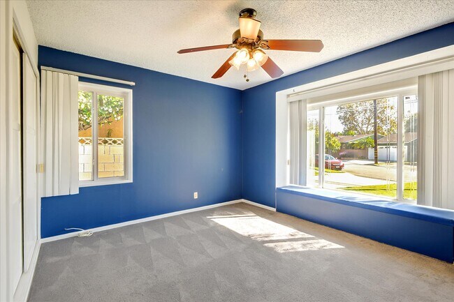 Building Photo - 9239 Bonavista Ln