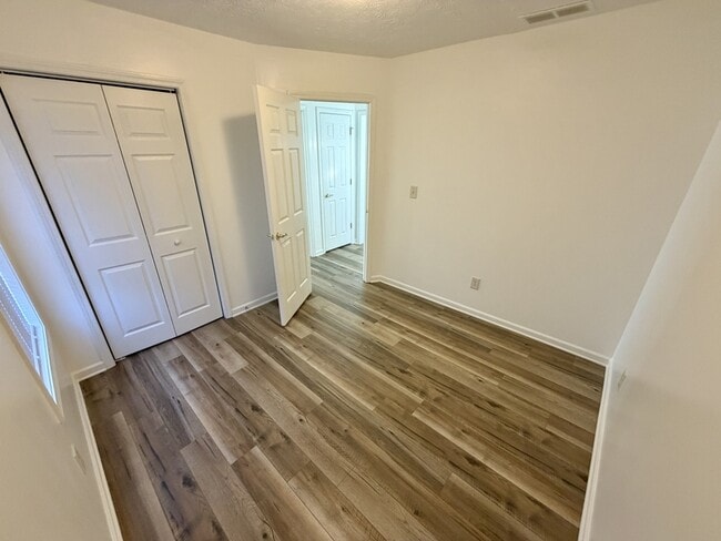 Building Photo - 204 Jessie Ct