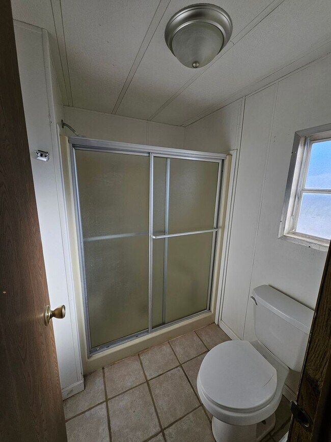 Building Photo - Newly Renovated 2 Bedroom Mobile in Bullhead City