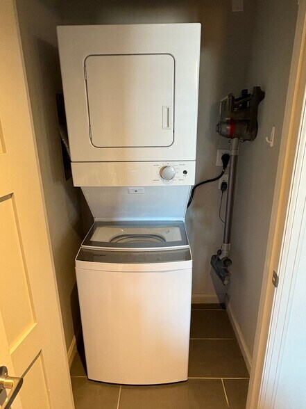 In-Unit Laundry - 535 W Thomas Rd