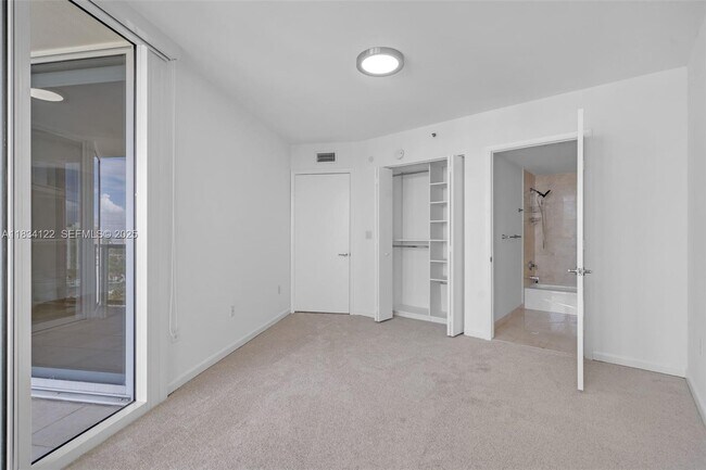 Building Photo - 19333 Collins Ave