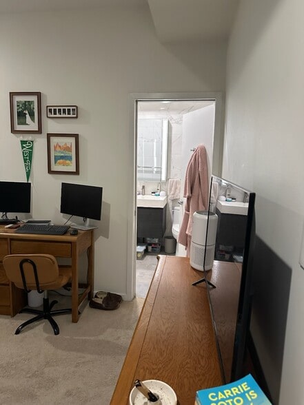 Building Photo - 808 N Greenview Ave