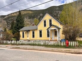 Building Photo - 900 Rose St