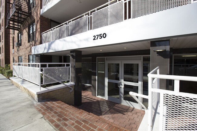 Building Photo - 2750 Homecrest Ave