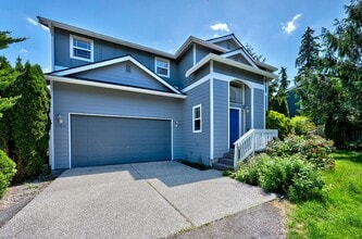 Building Photo - Lynnwood Two Story