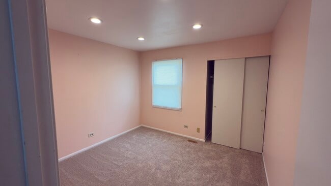 Building Photo - 385 Grissom Ct