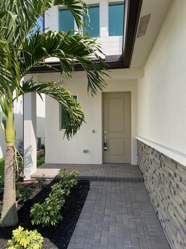 Building Photo - 1535 Verawood Ln
