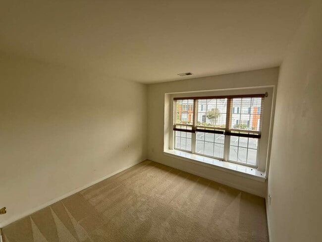 Building Photo - 9903 Magnolia Pointe Ct