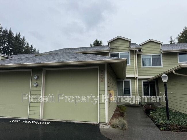 Building Photo - 3935 NW Fairway Ln