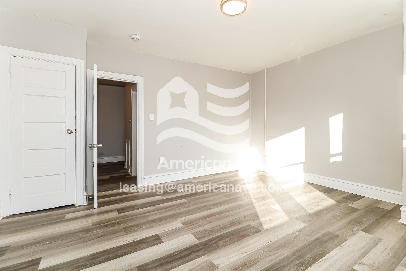 Building Photo - 1533 S Vogdes St