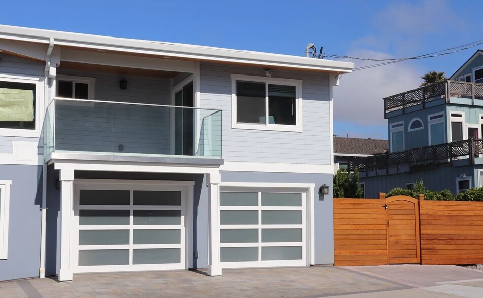 Building Photo - 902 W Cliff Dr