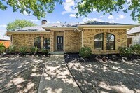 Building Photo - 703 Stoneybrook Dr