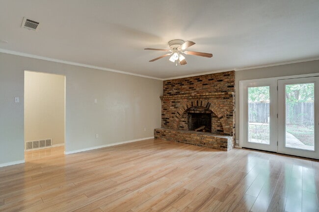 Building Photo - South Lubbock 4 bedroom 2 bath home