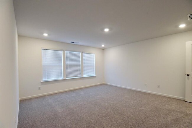 Building Photo - 140 Star Ct