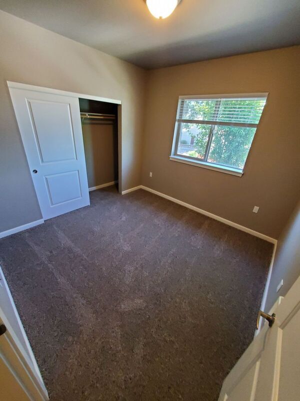 Building Photo - 4255 Hawthorne Ave NE