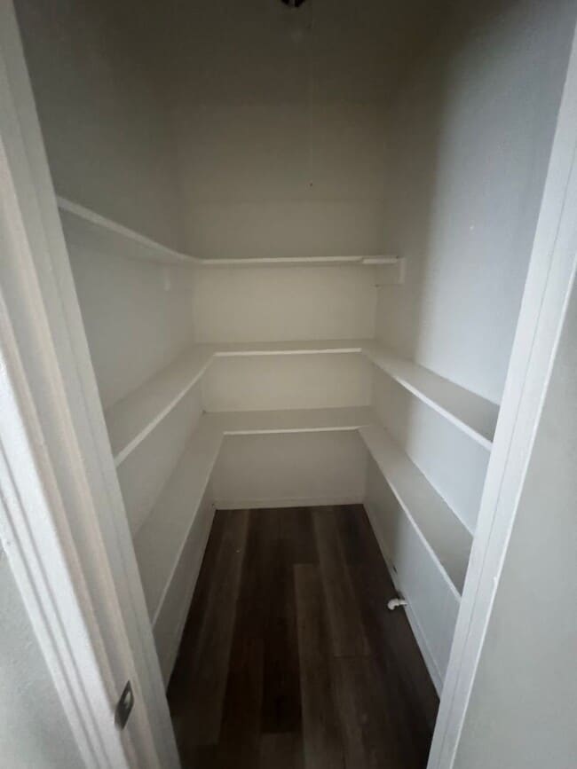 Building Photo - 3 bedroom, 1 bath