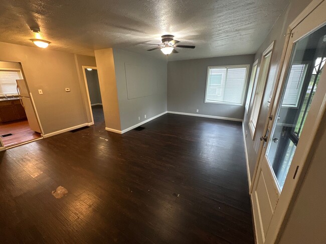 Building Photo - 3844 E Pleasant Run Parkway North Dr