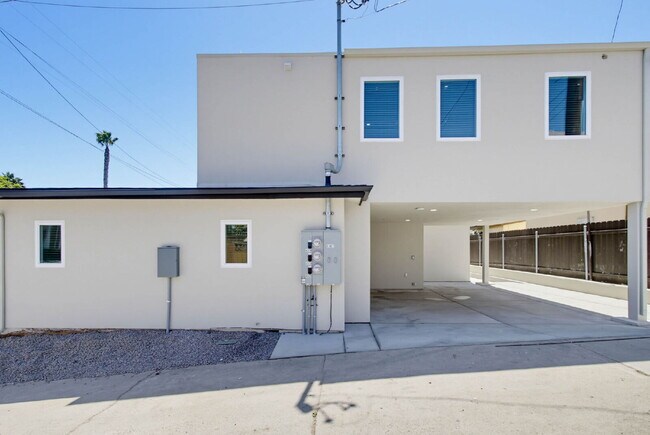 Building Photo - Breathtaking Bay Views & Large Private Deck - Walking Distance To Mission Bay