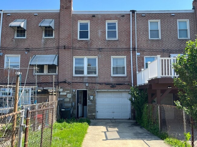 Building Photo - 3232 Friendship St