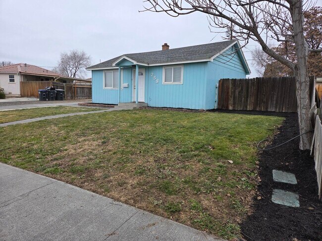 Building Photo - 258 Knolls Vista Dr