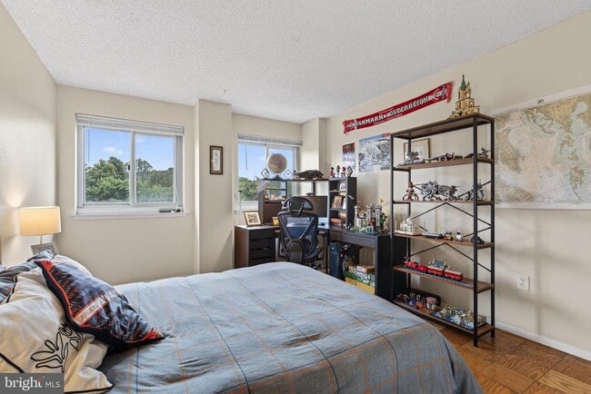 Building Photo - 1225 Martha Custis Dr