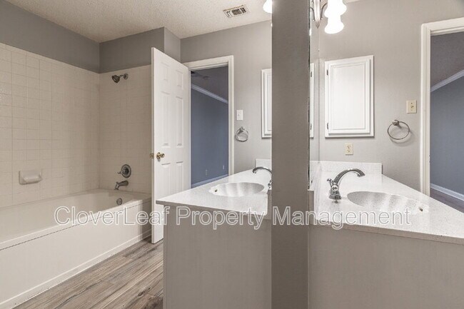 Building Photo - 7307 Justino Trail