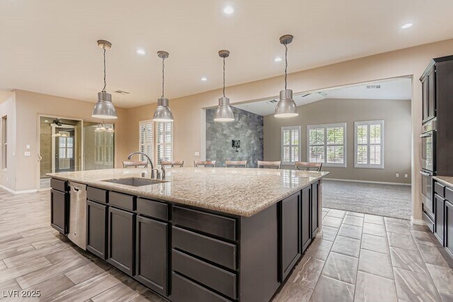 Building Photo - 6823 Willowcroft St