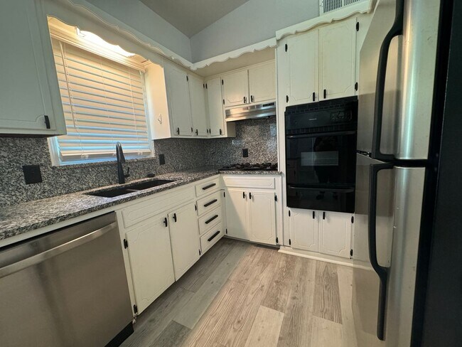 Building Photo - Adorable 3 bedroom 1.5 bathroom in Tulsa