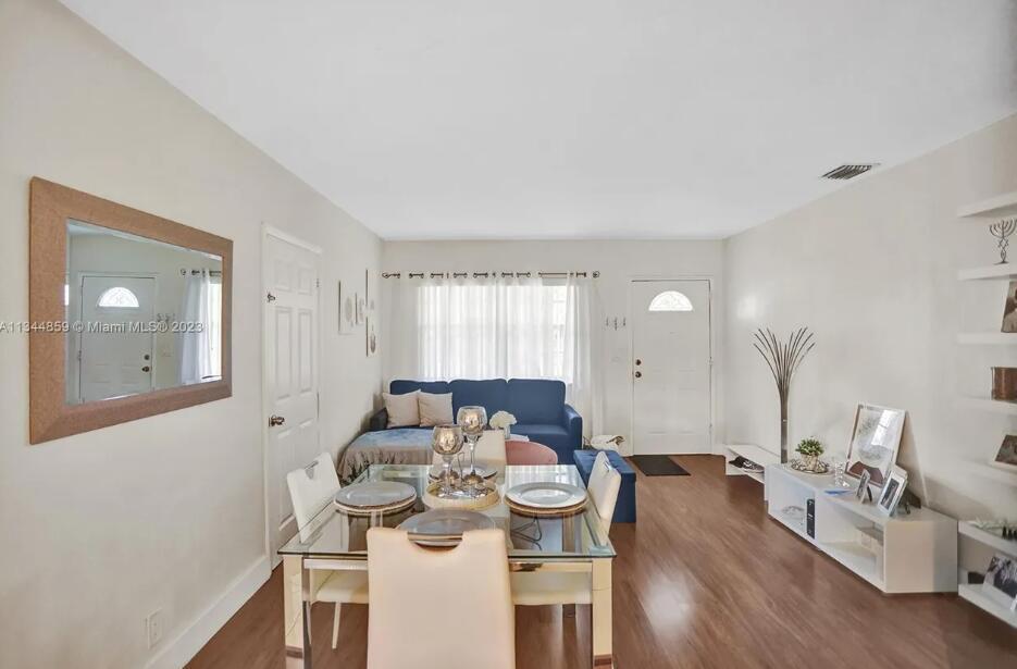 Building Photo - 2552 Wiley St