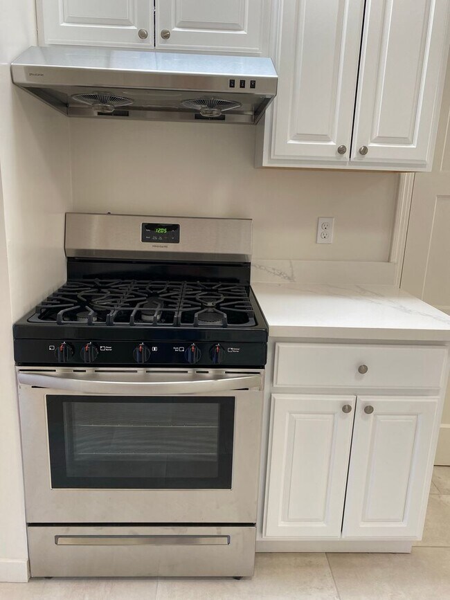 Building Photo - 38-40 15th Avenue