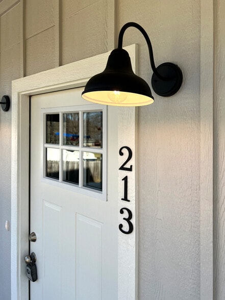 Building Photo - 213 Lomond Ave