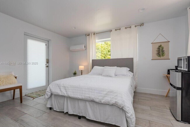 Building Photo - 350 NW 50th St