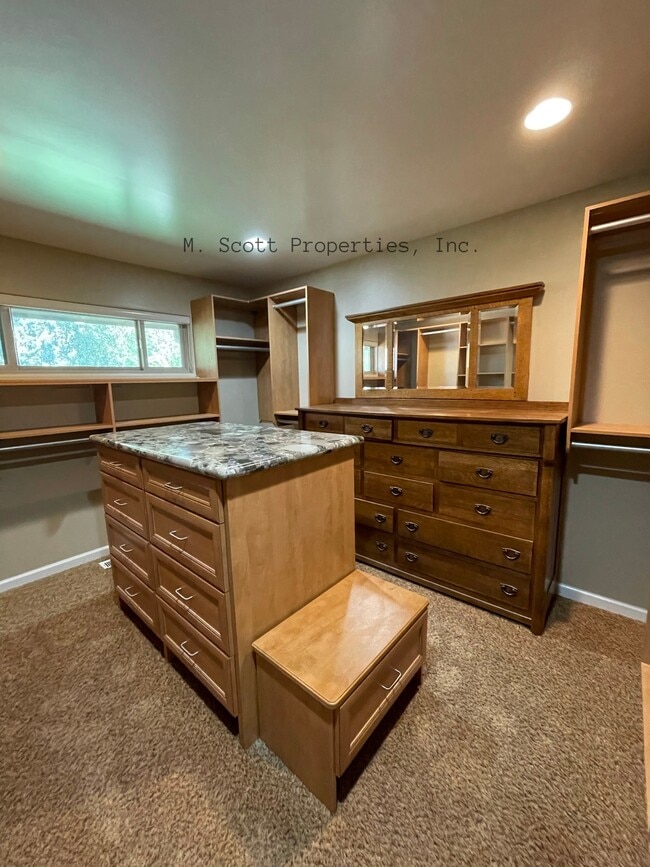 Building Photo - 1626 10th St