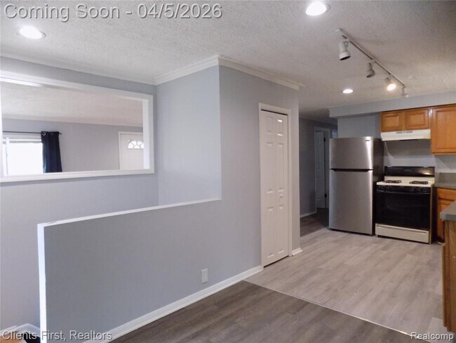 Building Photo - 39417 Cather St