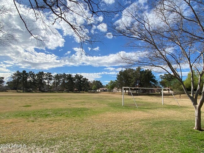 Building Photo - 2301 E Beachcomber Dr