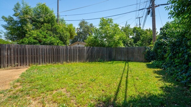 Building Photo - 2 bedroom duplex-home in Rancho Cordova
