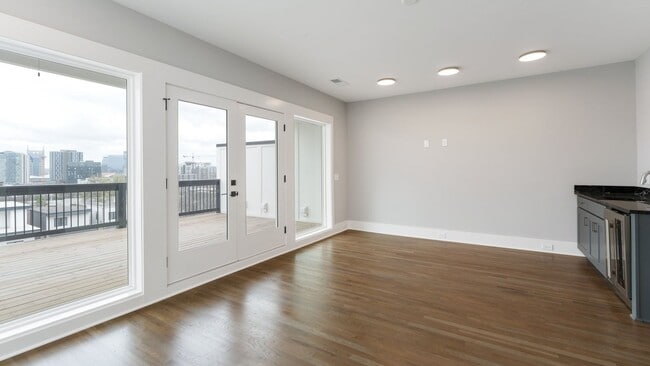 Building Photo - Nashville. Spotless & never been lived in 4BR/4.5BA home + separate office