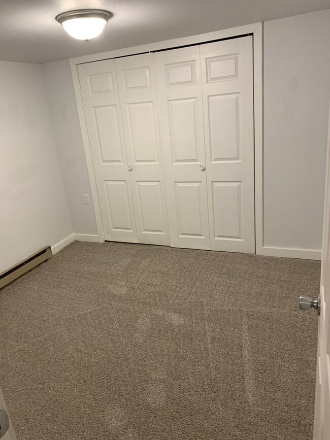 Building Photo - 406 S 11th St