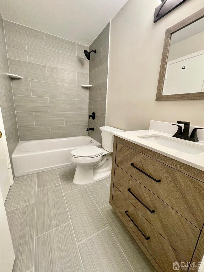 Building Photo - 7222 Elm Ct