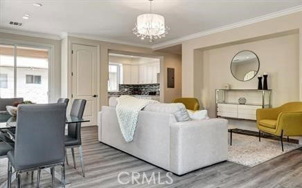 Building Photo - 328 E Live Oak St