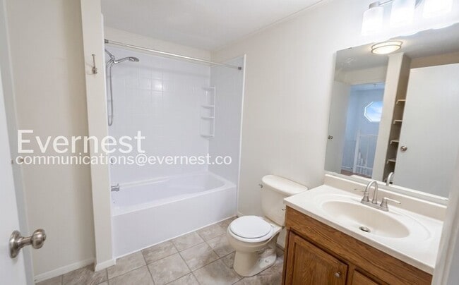 Building Photo - 3284 Wyndale Ct