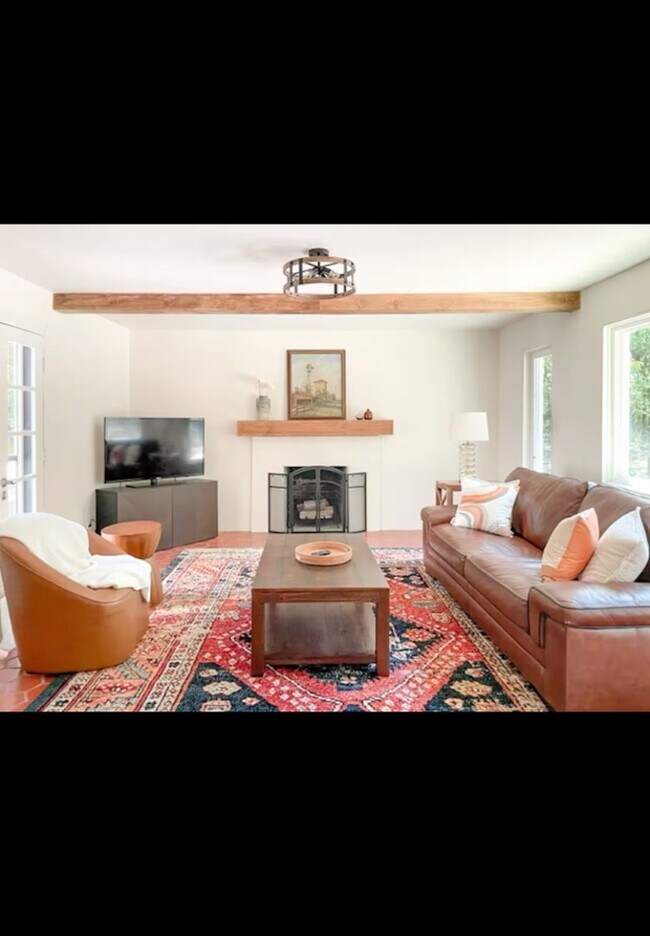 Building Photo - 758 RSCR 1490 Point - Furnished Home